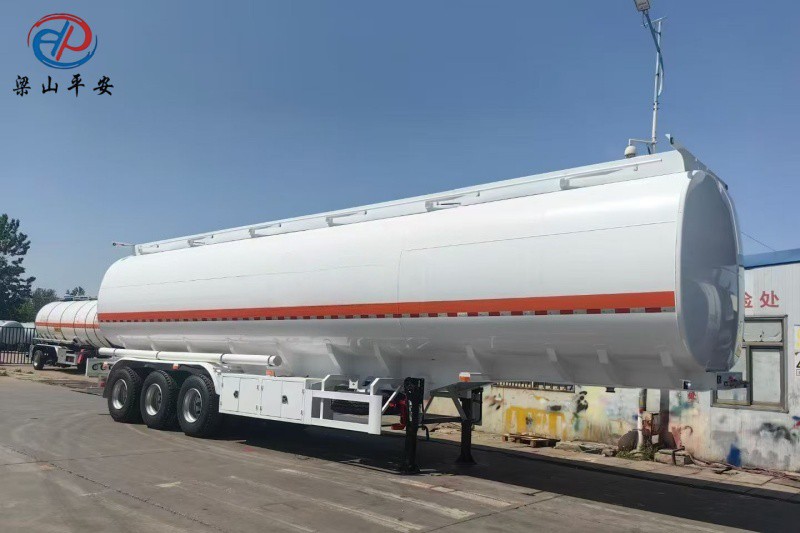 Hot Aluminum Fuel Tanker
